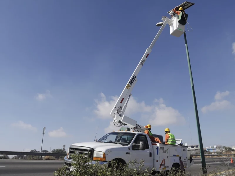 Licitan mantenimiento de alumbrado público en el Periférico Ecológico de Puebla 