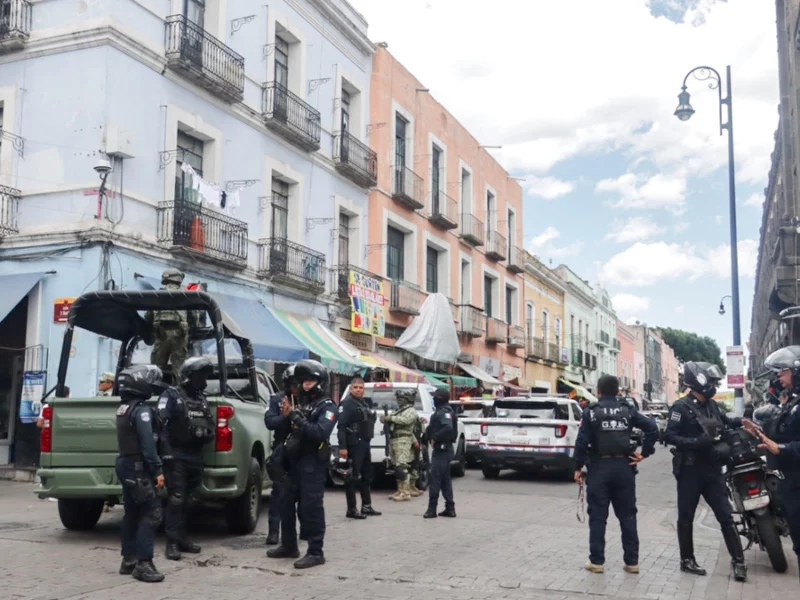 VIDEO: Enfrentamiento entre policías y ambulantes deja 13 lesionados en el Centro Histórico