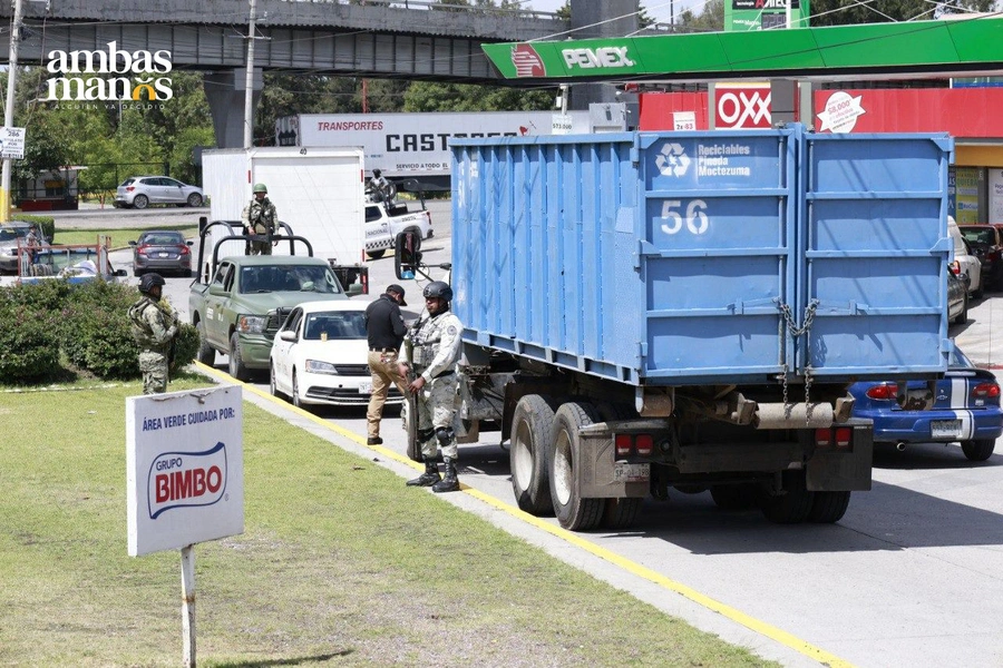 Las seis salidas ilegales en el tramo Cuapiaxtla-Cuacnopalan de la Puebla-Orizaba fueron habilitadas por delincuentes. 