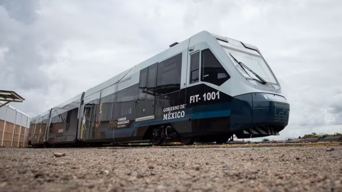 Claudia Sheinbaum autoriza inicio del tren de pasajeros México-Puebla-Veracruz 