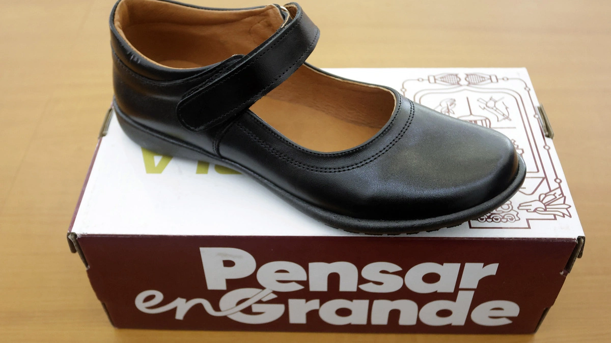 Gobierno del Estado compra zapatos escolares a productores de Tehuacán y Tepeyahualco   