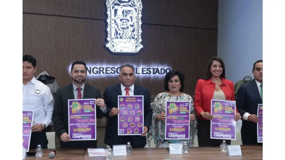 Autoridades de San Miguel Xoxtla presentan cartel oficial de la 33ª Feria de la Chamarra en el Congreso del Estado