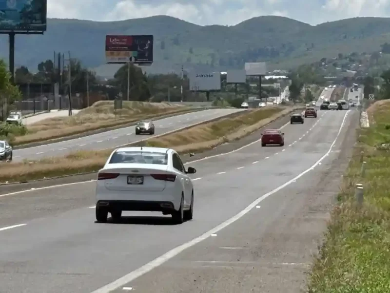 Automovilistas reportan asalto masivo en la autopista Siglo XXl.