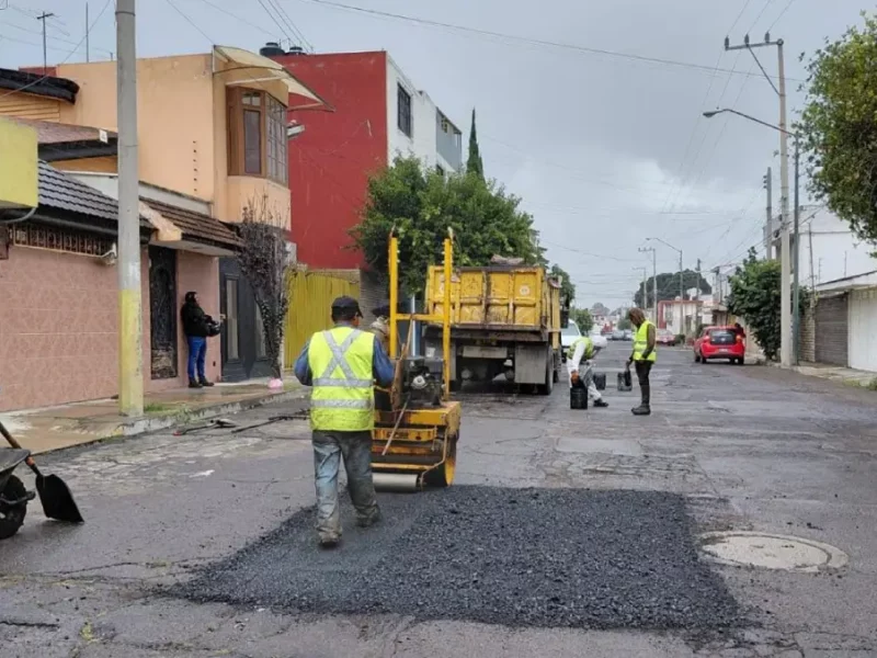 Atiende nuevos puntos de la ciudad la Campaña Capitalina Bacheando Puebla