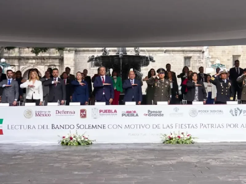 Coloca Pepe Chedraui Bando Solemne de las Fiestas Patrias 2025 en el Palacio Municipal