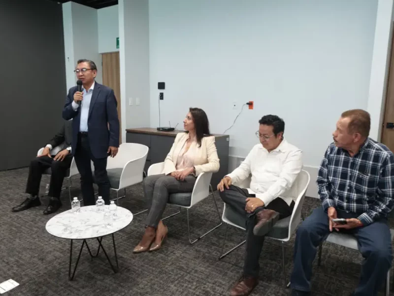 Realizan en el Congreso conversatorio sobre la “Historia del chile en nogada”