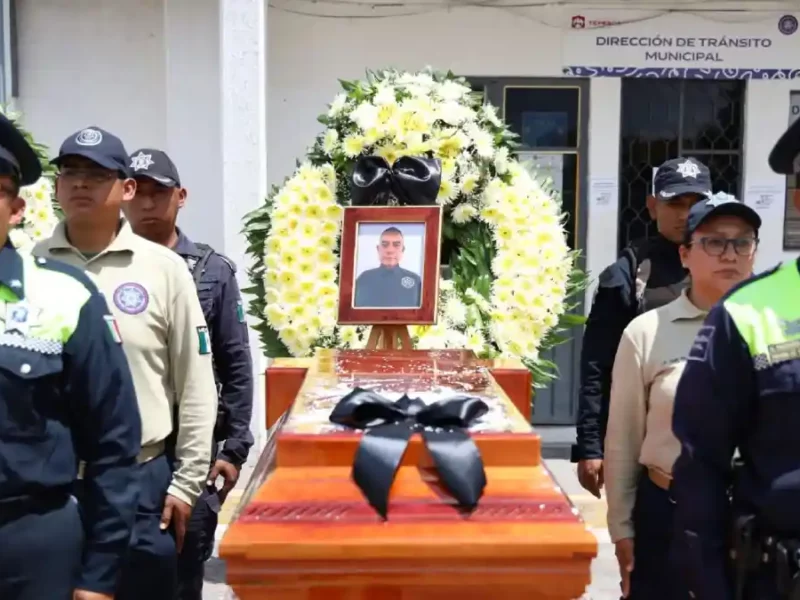 Rinden homenaje póstumo a policía emboscado en Tepeaca.