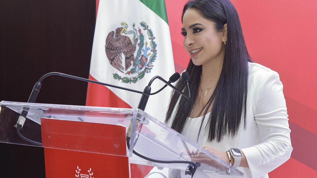 Lidia Ocaña renuncia al PRI y se va a Morena