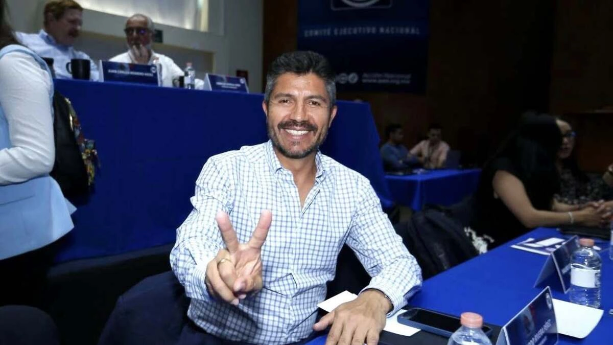 Lalo Rivera critica nula oposición de la dirigencia de Riestra