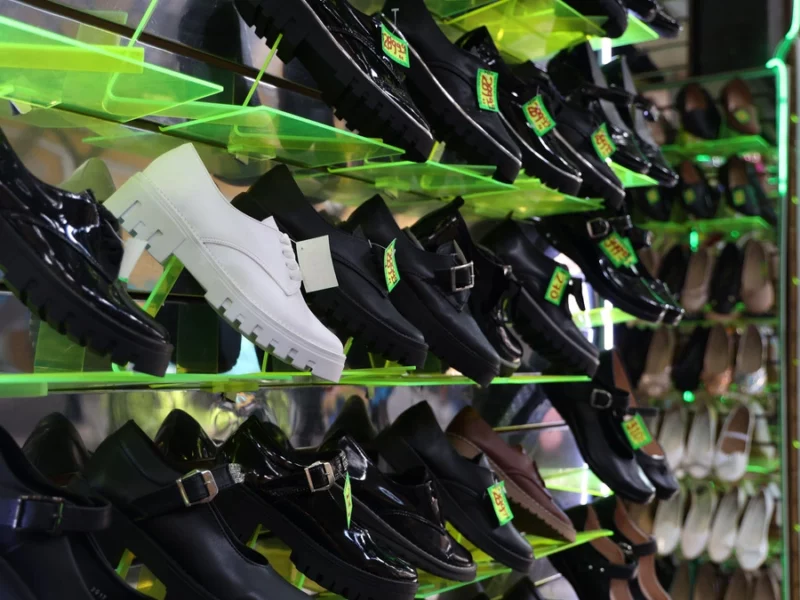 Van en Puebla contra el contrabando de zapatos y textiles  