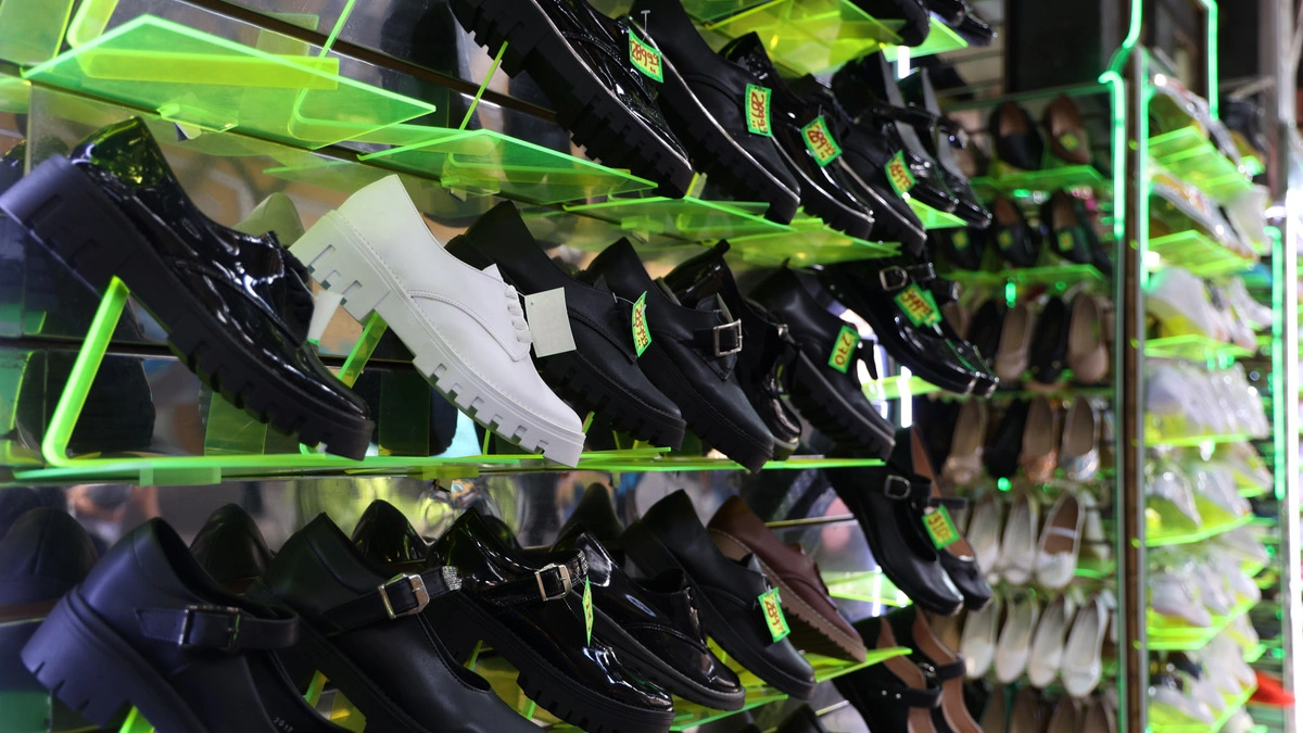Van en Puebla contra el contrabando de zapatos y textiles  