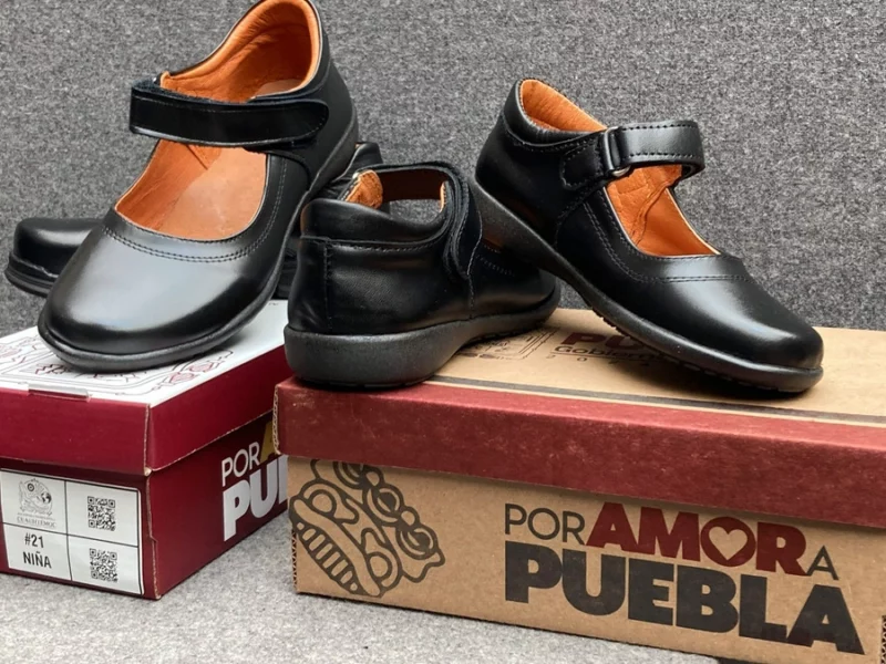 Gobierno de Puebla comprará los zapatos escolares de piel en 185 pesos 