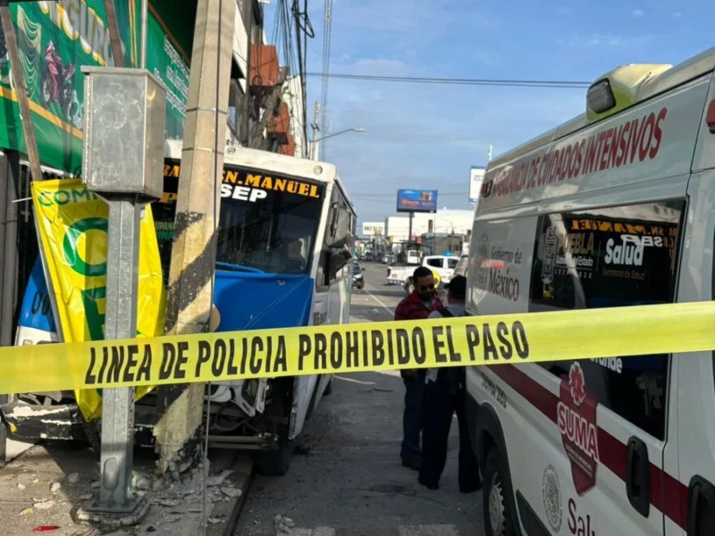 Ruta Remanente se queda sin frenos y atropella a una mujer en la 31 Poniente 