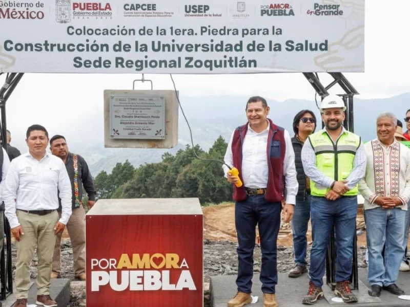 Alejandro Armenta coloca la primera piedra de la USEP en Zoquitlán 