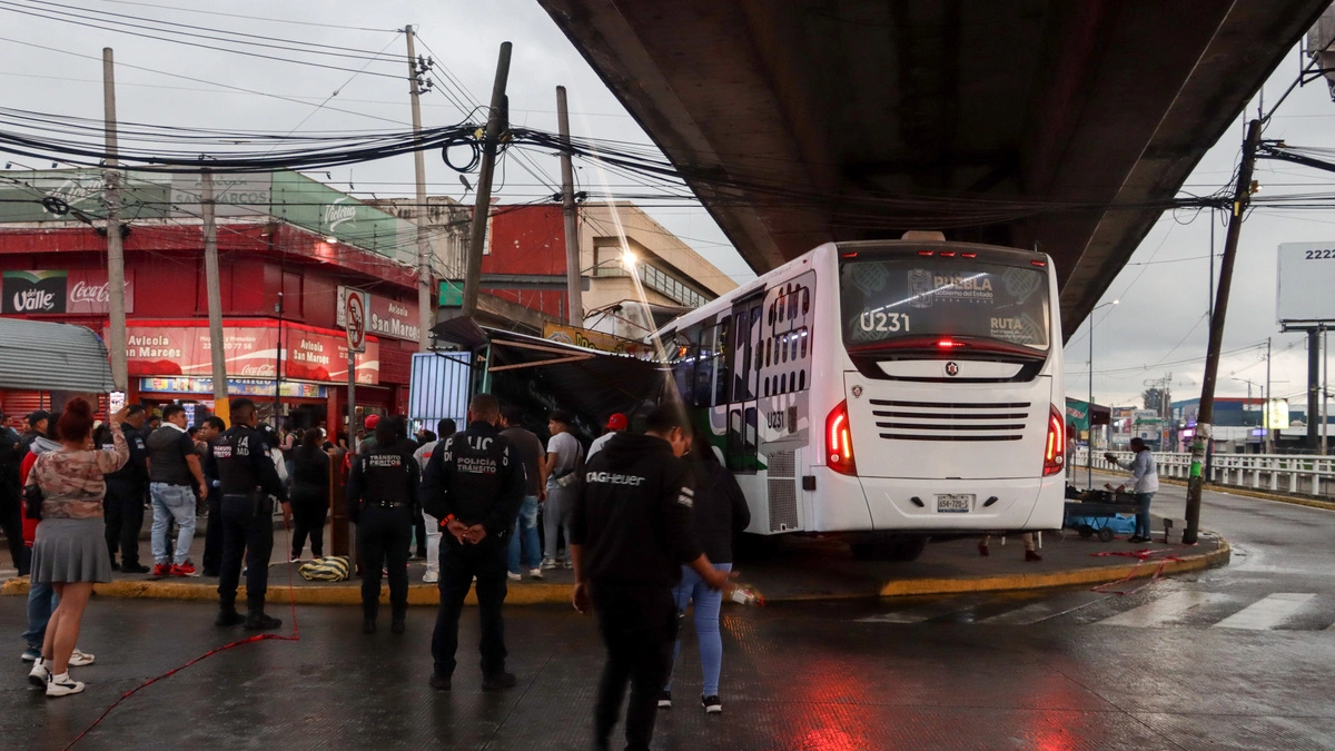 RUTA pierde el control, provoca accidente y deja 9 heridos en la CAPU