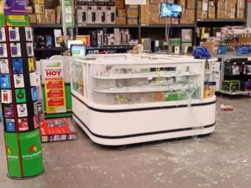 Ocurre violento asalto en Bodega Aurrera de Xilotzingo