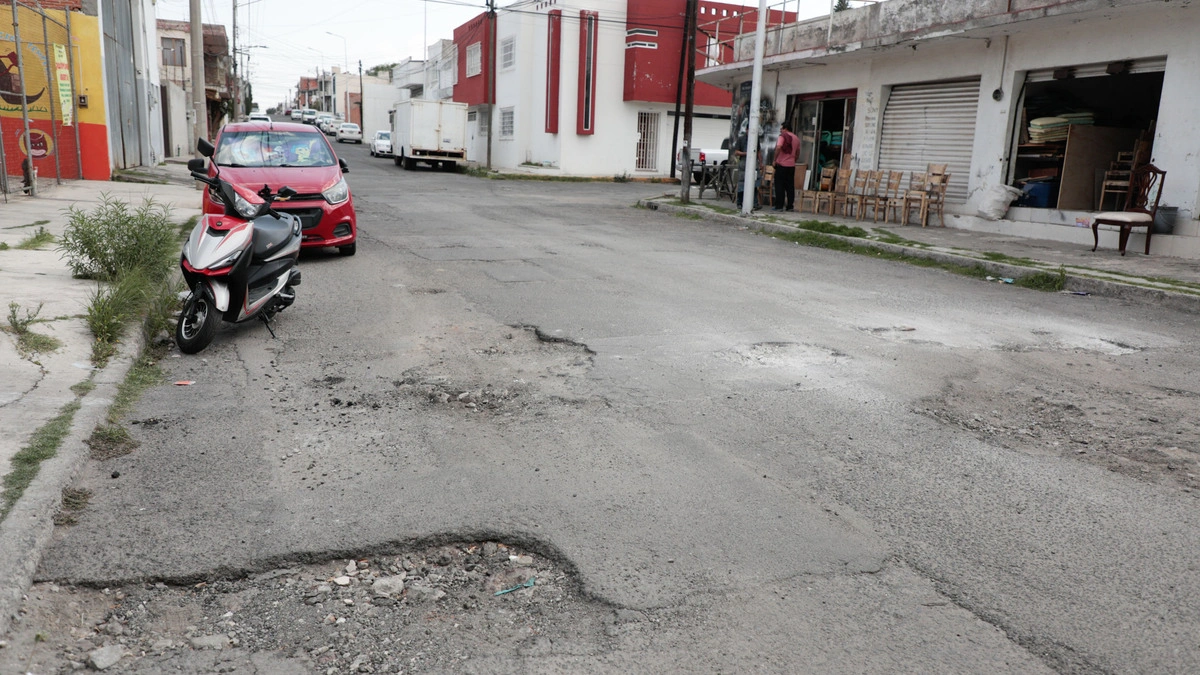 El 80% de las calles en la ciudad de Puebla están dañadas: Infraestructura  