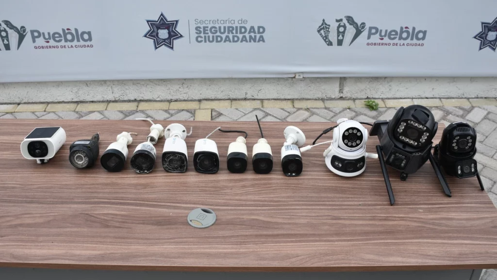 El retiro de 12 cámaras ilegales en San Baltazar Tetela generó diversas reacciones. 