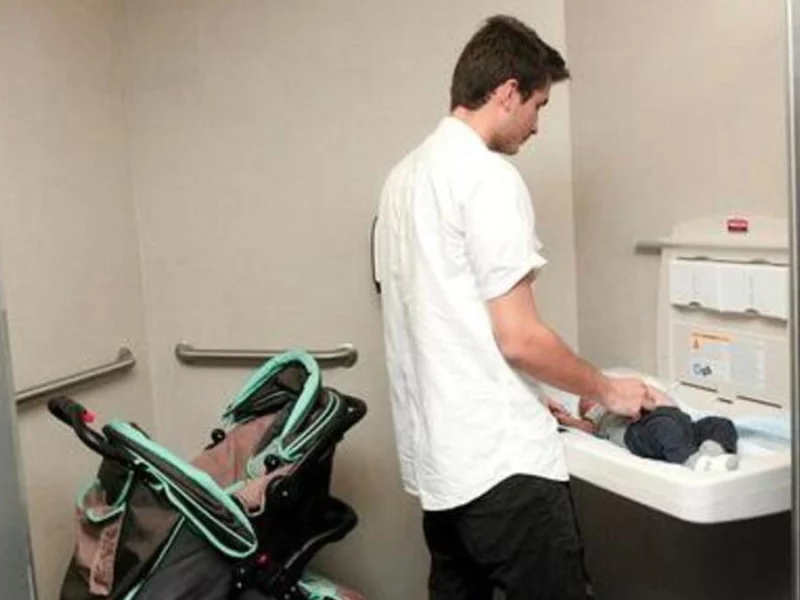 En Puebla deberán colocar cambiadores de pañales en baños de hombres y mujeres