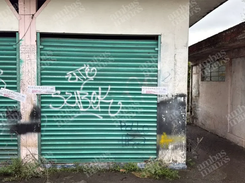 FGE realiza cateo en locales del mercado Morelos ligados a los emplayados del 5 de Mayo y Analco 