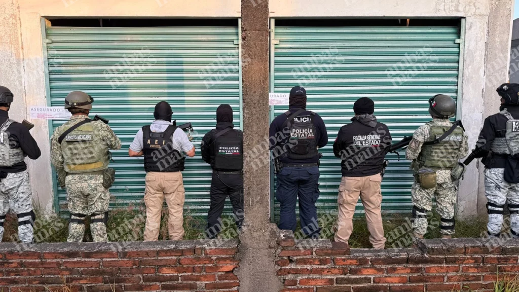Durante el cateo en los locales del mercado Morelos hallaron cabello y sangre.