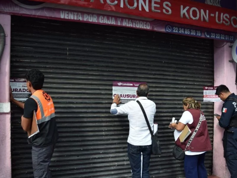 Clausuran 17 tiendas de productos chinos en el Centro Histórico de Puebla