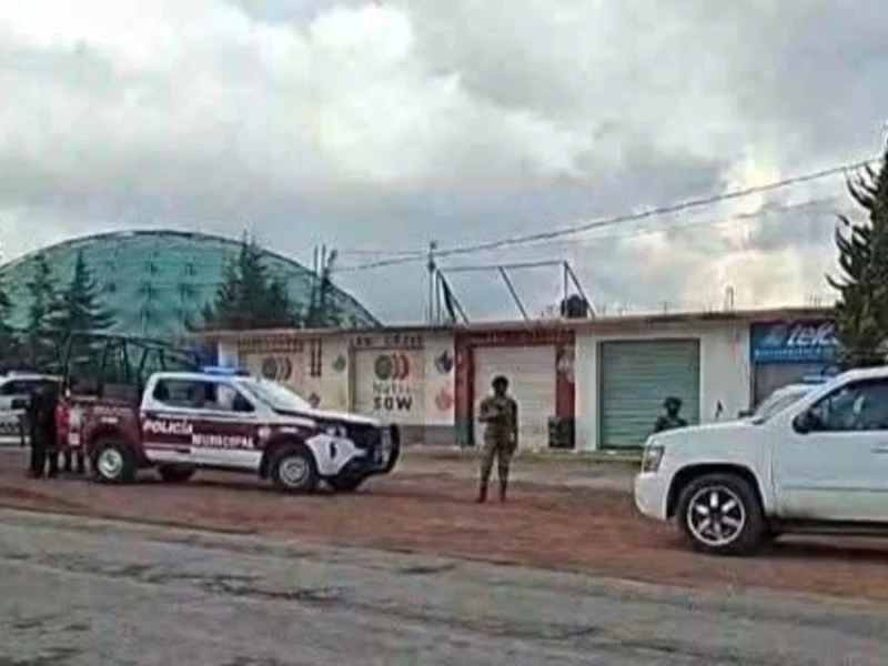 Hallan dos cuerpos embolsados y con huellas de tortura en Ahuazotepec