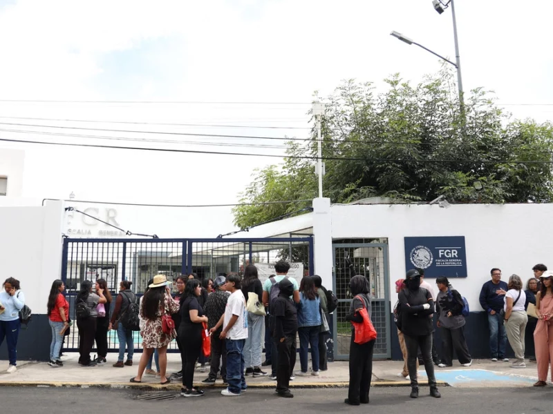 Sí hay detenidos por agredir a las Morras Sororas durante marcha de los desaparecidos en Puebla  