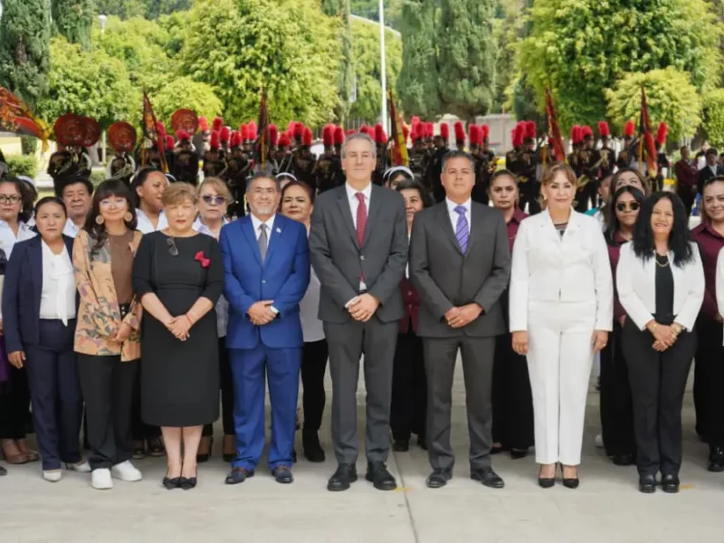 Encabeza Pepe Chedraui entrega de banderas en escuelas, juntas auxiliares e inspectorías