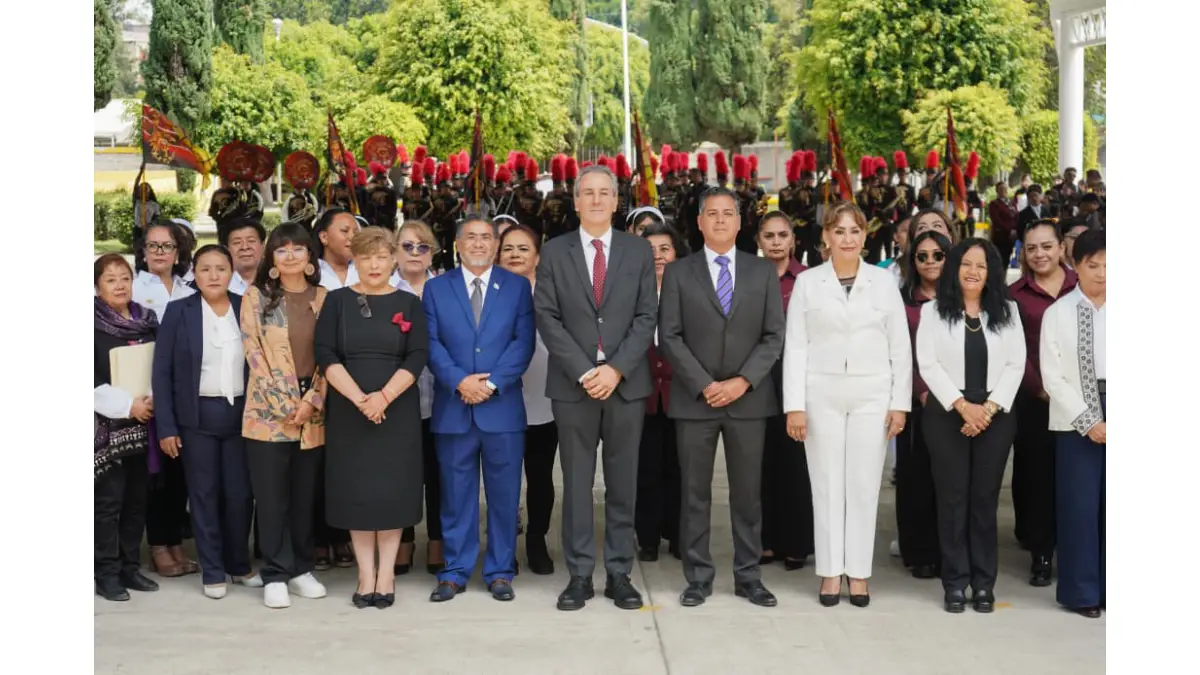 Encabeza Pepe Chedraui entrega de banderas en escuelas, juntas auxiliares e inspectorías