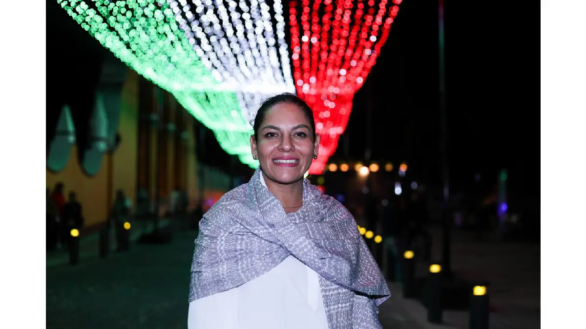 San Andrés Cholula se ilumina con espíritu patrio