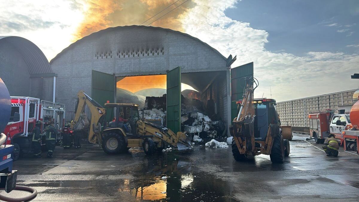 Incendio destruye bodega que almacenaba algodón en La Resurrección  