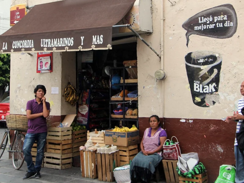 En Puebla, aumentan los ingresos de las empresas al por menor, pero bajan los de mayoristas 