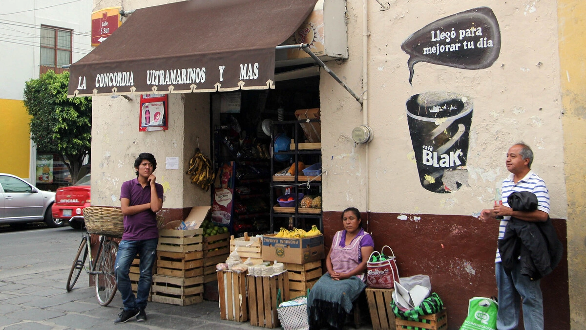 En Puebla, aumentan los ingresos de las empresas al por menor, pero bajan los de mayoristas 