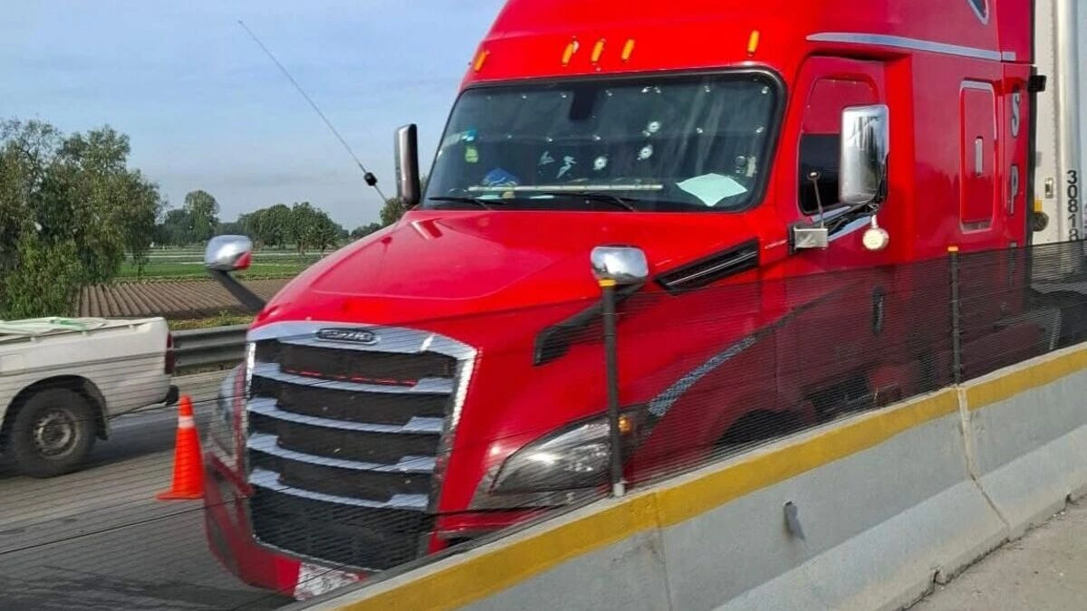 Disparan contra chofer de un tráiler durante intento de asalto en la Puebla-Orizaba 