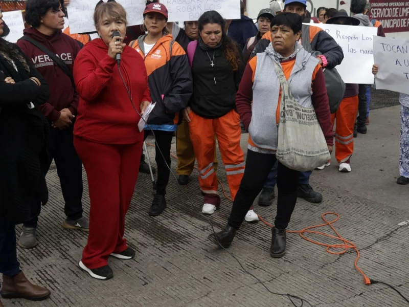 Con bloqueo en el bulevar Valsequillo, “naranjitas” exigen pago de su bono trimestral  