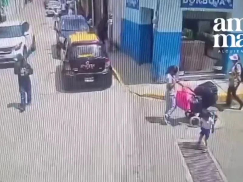 VIDEO: Atropellan a niño mientras su mamá estaba en el celular en Puebla