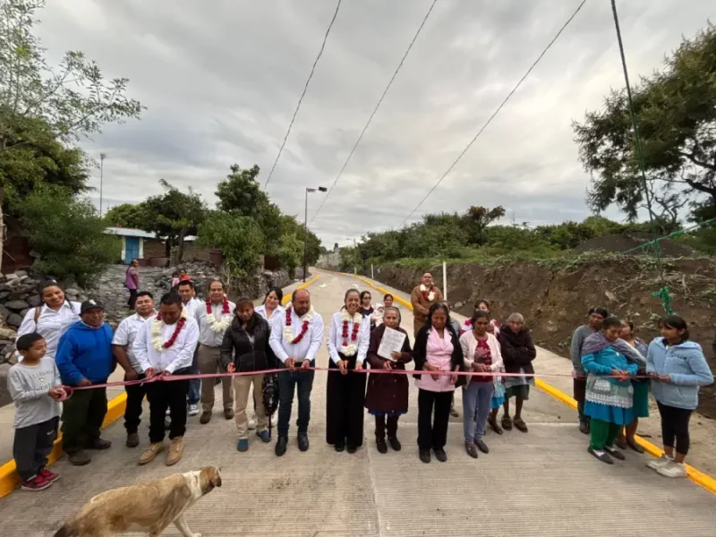 Ariadna Ayala entrega pavimentación en Coyula, fortaleciendo la movilidad y seguridad de las comunidades en Atlixco.
