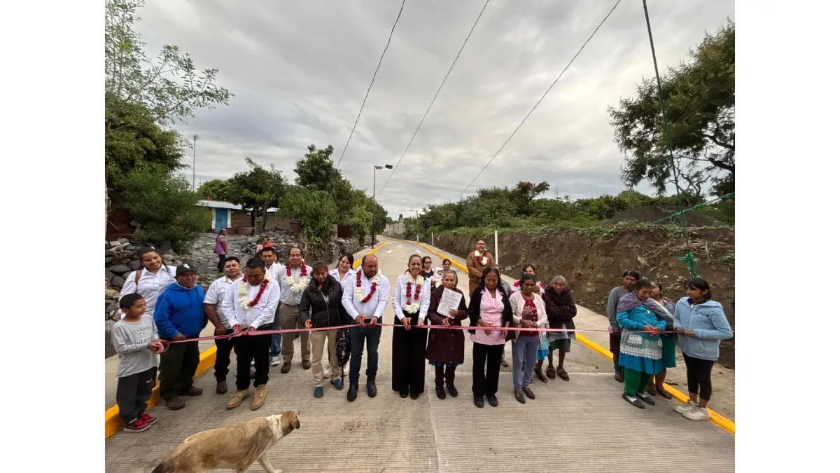 Ariadna Ayala entrega pavimentación en Coyula, fortaleciendo la movilidad y seguridad de las comunidades en Atlixco.