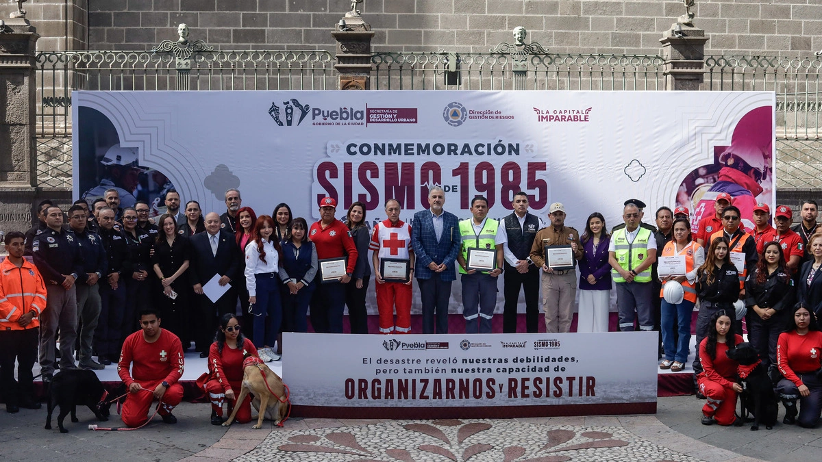 Entregan reconocimientos a instituciones de emergencia en el 40 aniversario del sismo del 1985