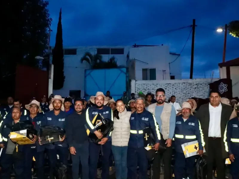 Más de 200 empleos recibirán empleados recibirán uniformes gracias a la policía laboral de Adriana Ayala en Atlixco