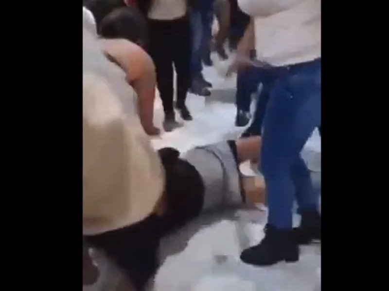 VIDEO: Sanctorum protagoniza zafarrancho para elegir reina de las fiestas patrias 