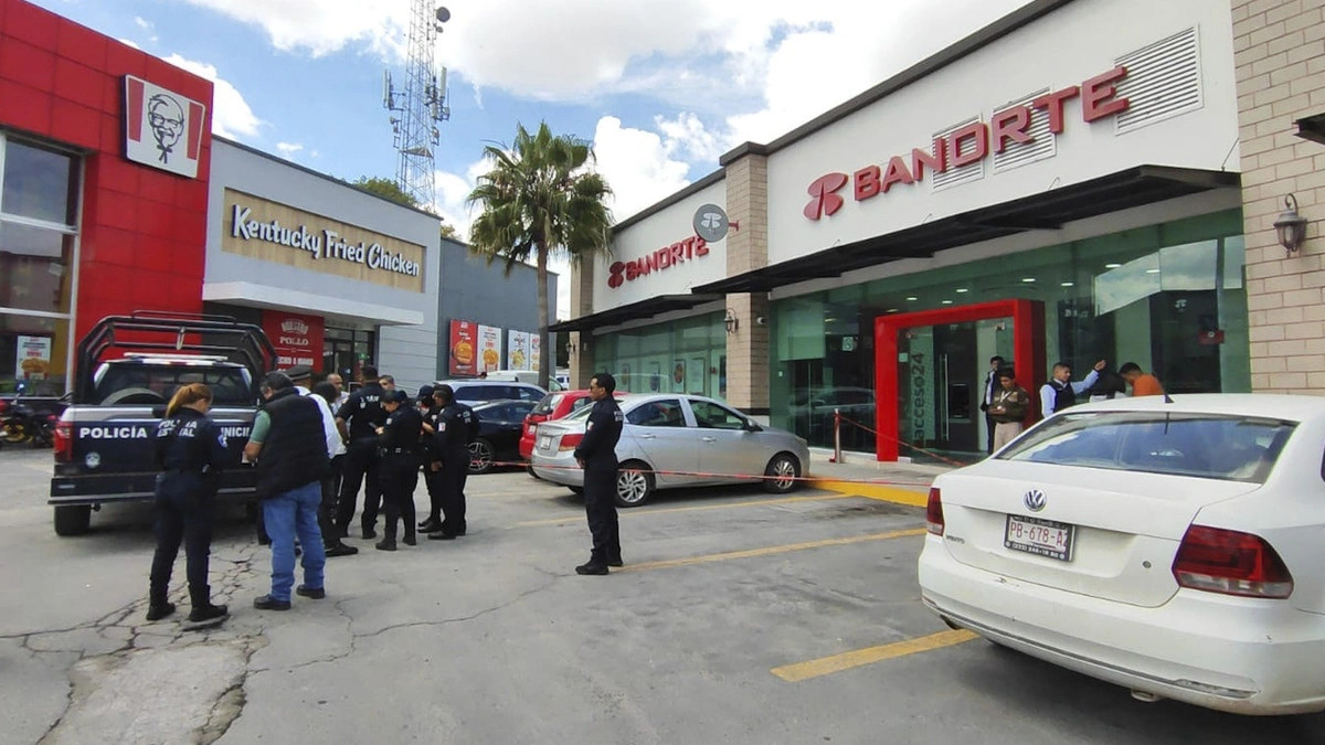 Le roban a cuentahabiente casi 2 millones de pesos en Banorte de San Andrés Cholula  
