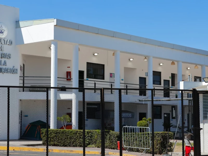 Estudiantes de la BUAP alertan por hombre que asalta cerca del CCU 