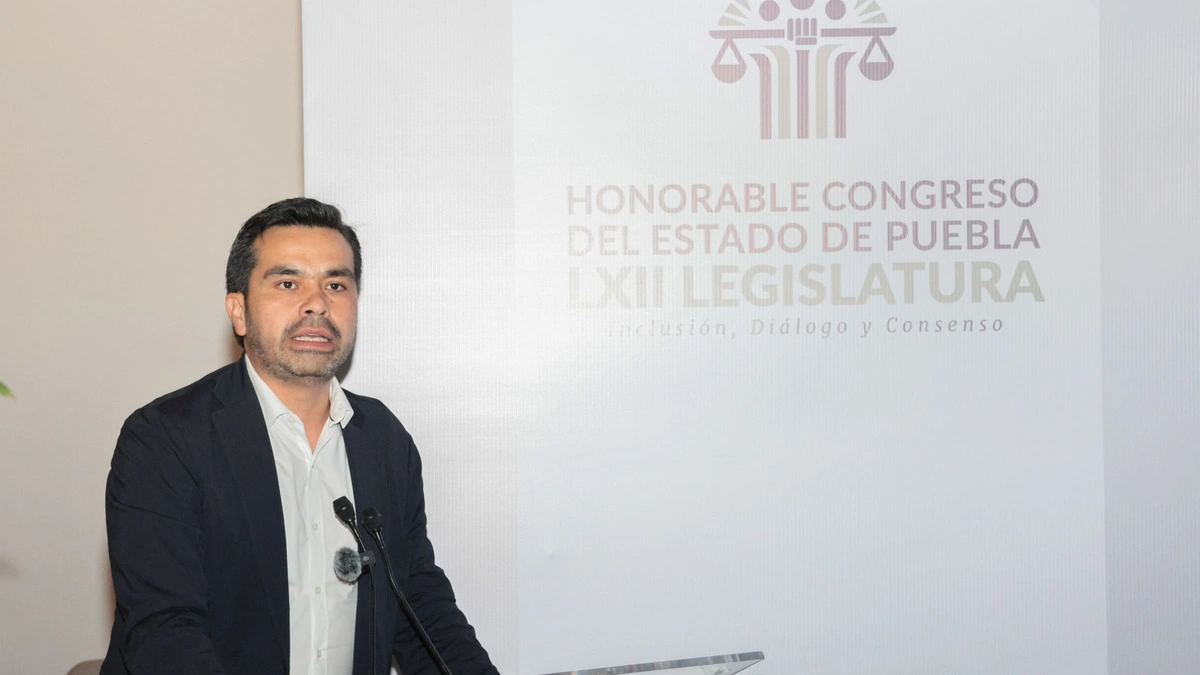 Máynez viene a Puebla y defiende a los Vieyra
