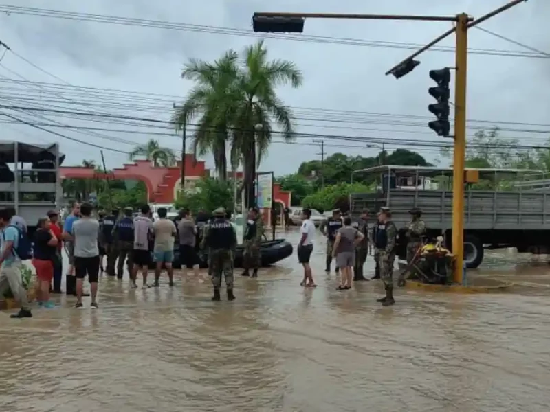 Llegan 100 elementos de la Marina a Puebla para apoyar en la Sierra Norte.
