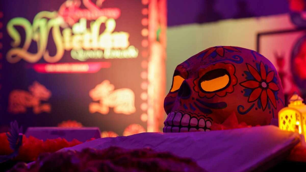 Hojaldras gigantes, carnavales y calaveras monumentales en Sendero al Mictlán 2025