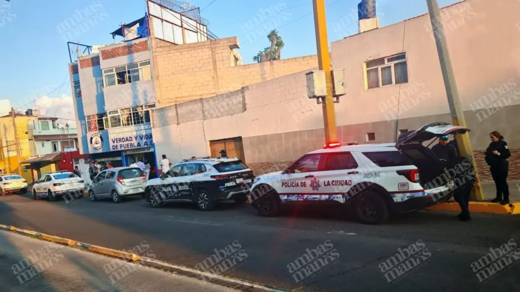 Muere hombre en anexo de Puebla; su familia impidió el paso a paramédicos