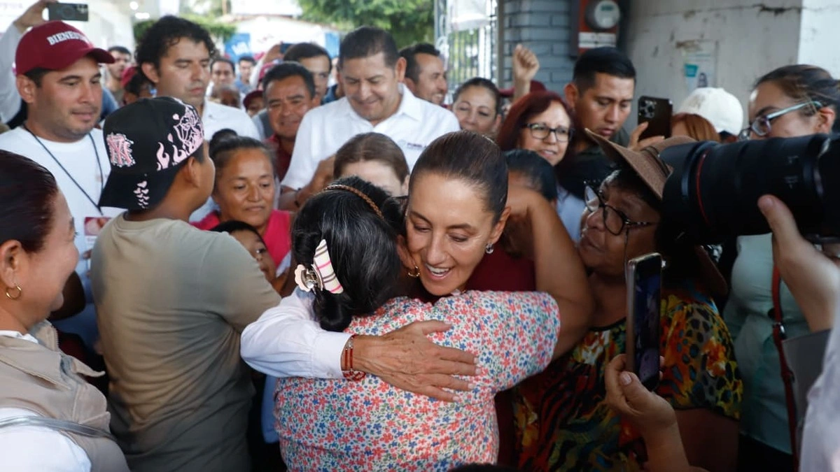 Sheinbaum anuncia que reubicarán las casas que están en zonas de alto riesgo en la Sierra Norte de Puebla