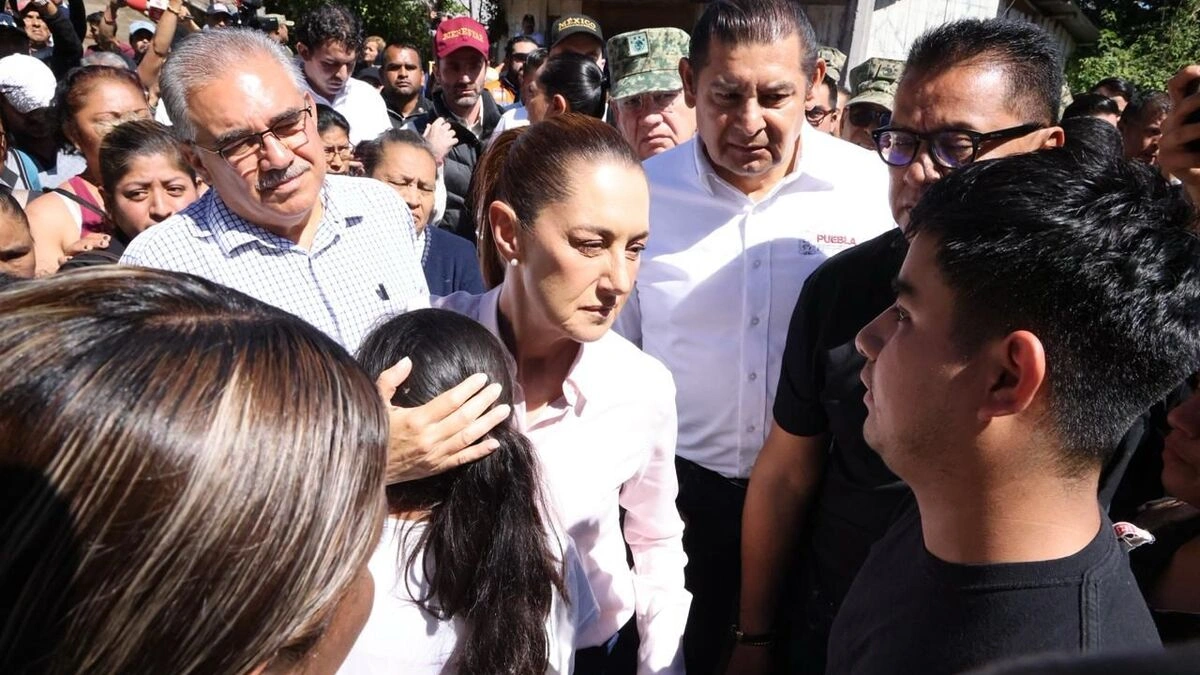 Claudia Sheinbaum regaña al presidente municipal de Huauchinango